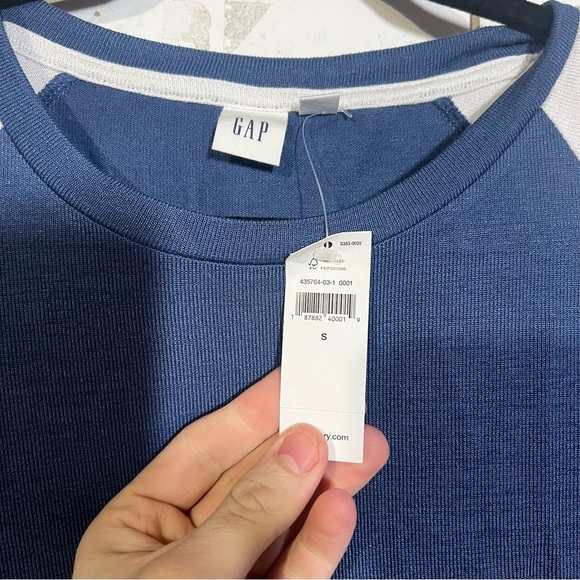 GAP Raglan Tee Shirt Ribbed Blue and White Size Small NWT - Picture 7 of 7